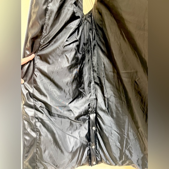 Vigoss Long Black Puffer Vest with Zipper Pockets Size M - Picture 8 of 12